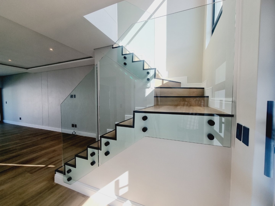 4 Bedroom Property for Sale in Sandown Western Cape